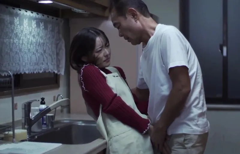 Thư ký ngon mà say xỉn thế này không đưa về khách sạn dí hơi phí